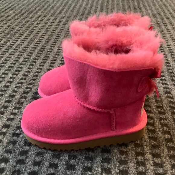 Ugg Uggs Bailey bow toddler girls cerise hot pink fuchsia boots 8 - Picture 3 of 7
